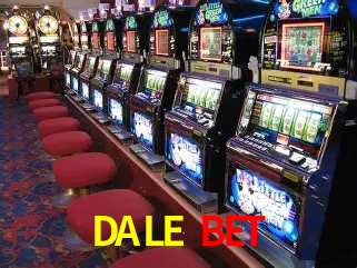 Escena dinámica inspirada en casino con iluminación DALE BET, cartas, fichas e íconos de juegos digitales en un espacio moderno de juegos.